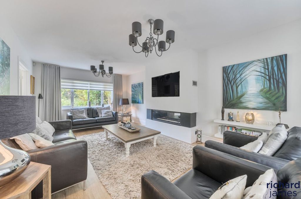 Additional image 2 of 4 bed detached house for saleBiddestone Avenue, Coate, Swindon SN3