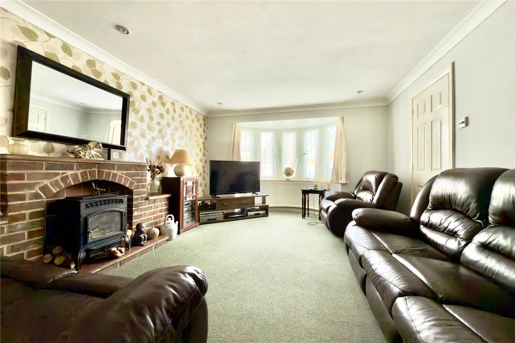 Additional image 2 of 4 bed detached house for saleEddington Road, Bracknell, Berkshire RG12