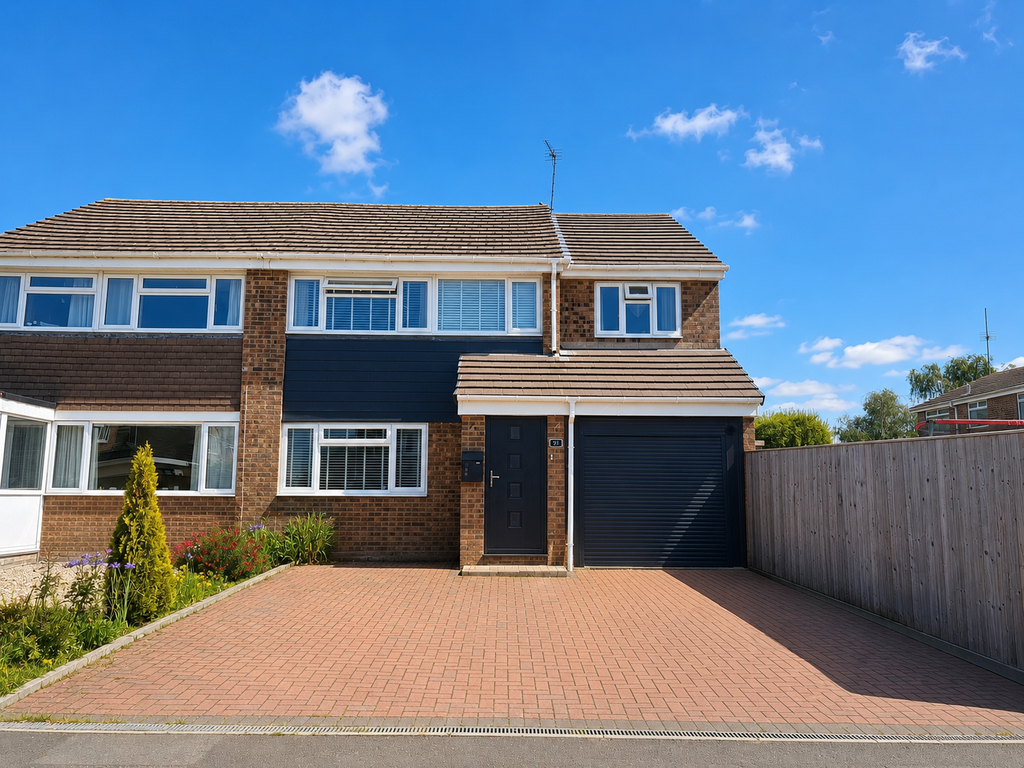 4 bed semi-detached house for saleDeansfield, Cricklade SN6