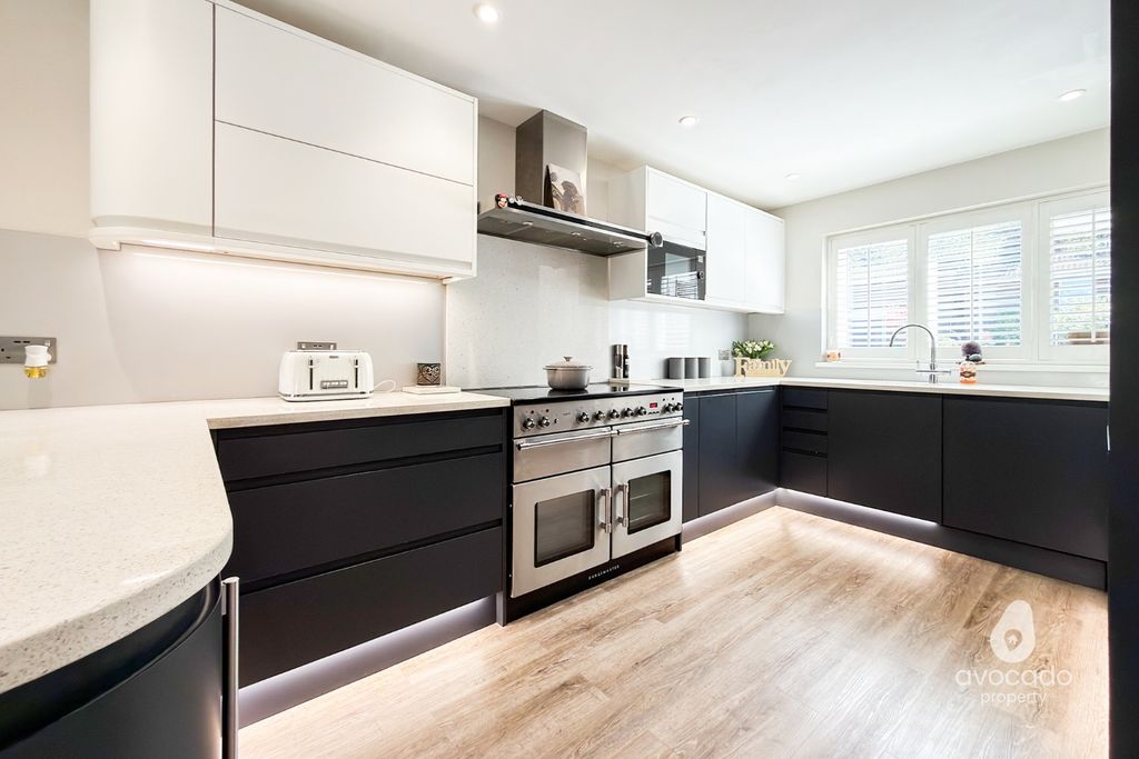 Additional image 4 of 4 bed detached house for saleOrion, Bracknell RG12