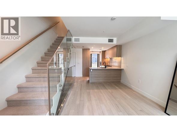 6258 OAK STREET, Vancouver, BC, V6M2W4