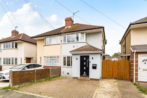 Longford Avenue, Bedfont TW14