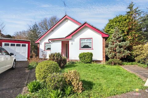 8 Hillview Close, Hatch End, Middlesex HA5