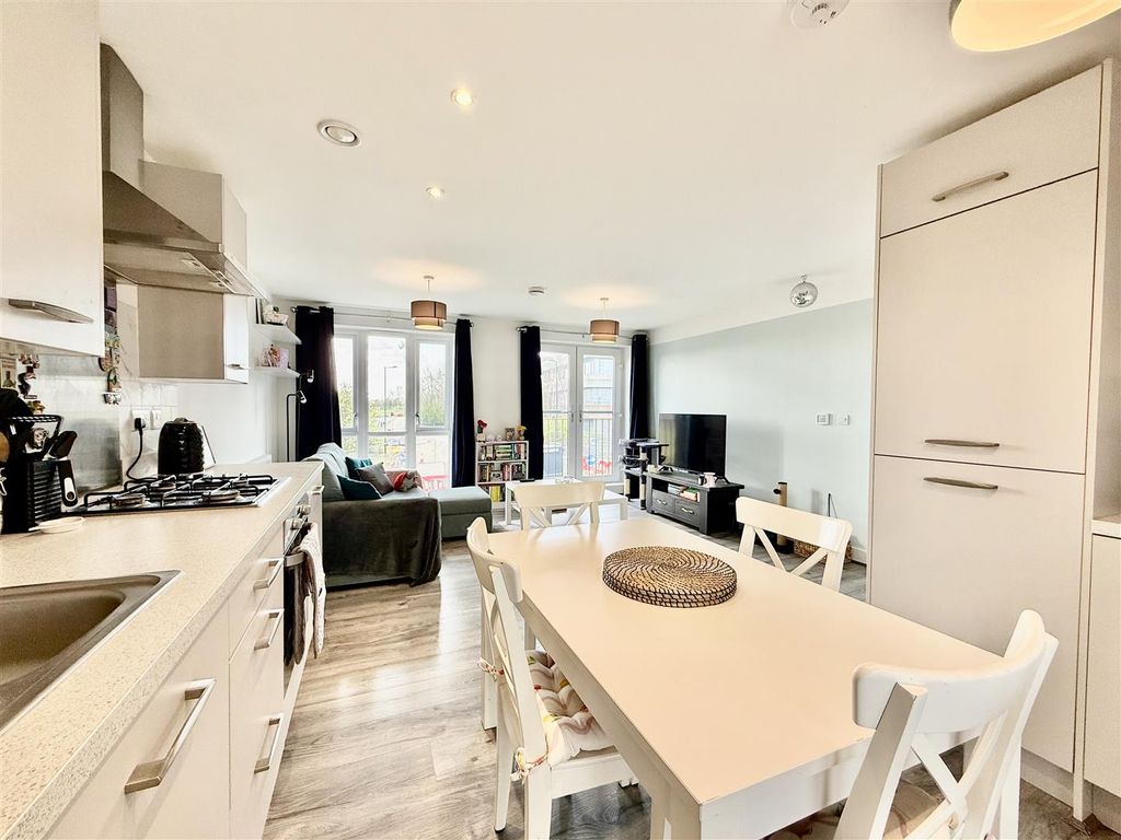 Additional image 7 of 1 bed flat for saleGinner Road, Swindon SN3