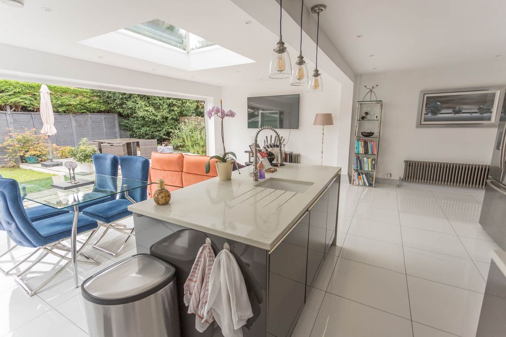 Additional image 6 of 3 bed detached house for saleMansfield Place, Ascot, Berkshire SL5