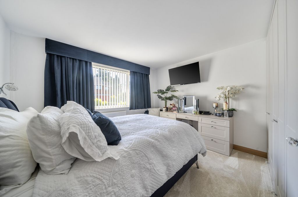 Additional image 13 of 3 bed bungalow for saleCloche Way, Stratton St Margaret, Swindon SN2