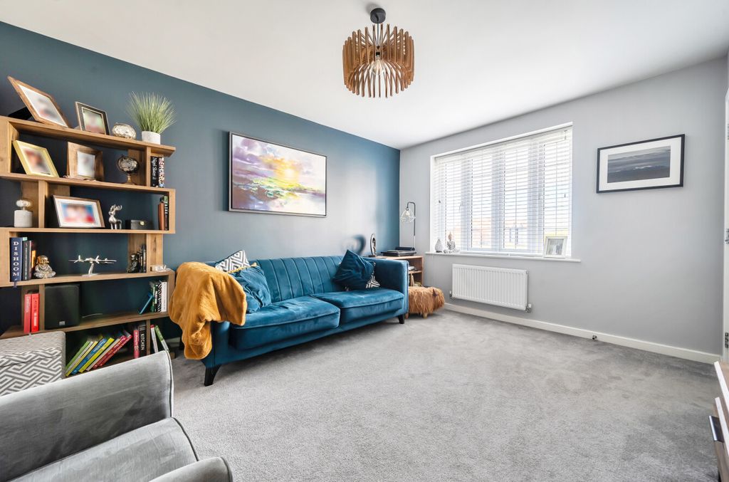 Additional image 2 of 3 bed semi-detached house for saleSt. Georges Park, Binfield, Bracknell, Berkshire RG42