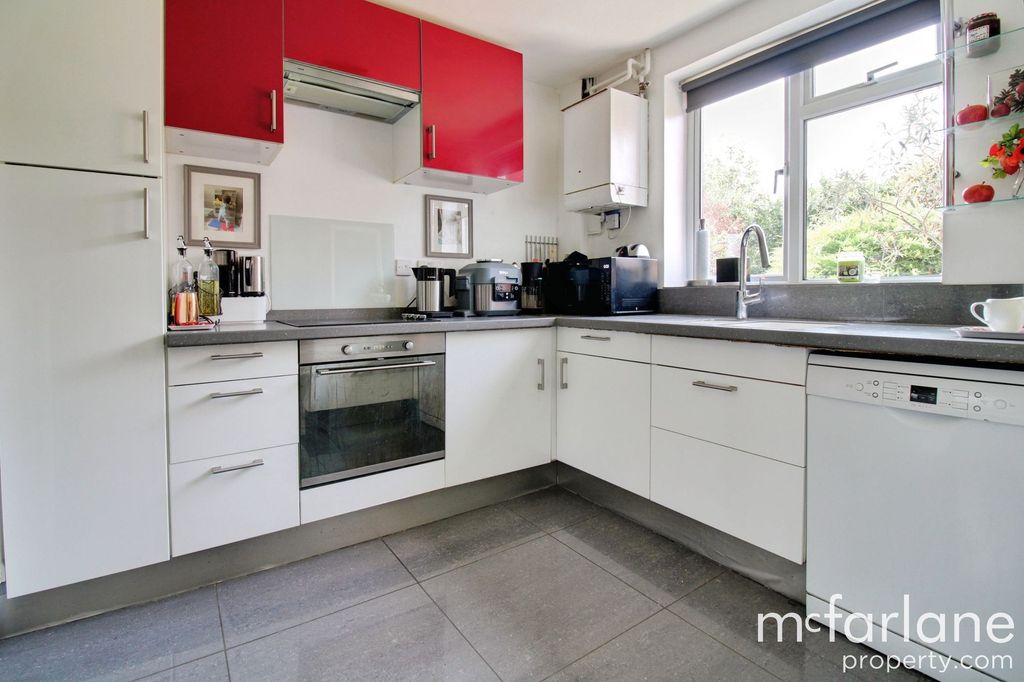 Additional image 12 of 5 bed detached house for saleWindsor Road, Swindon SN3