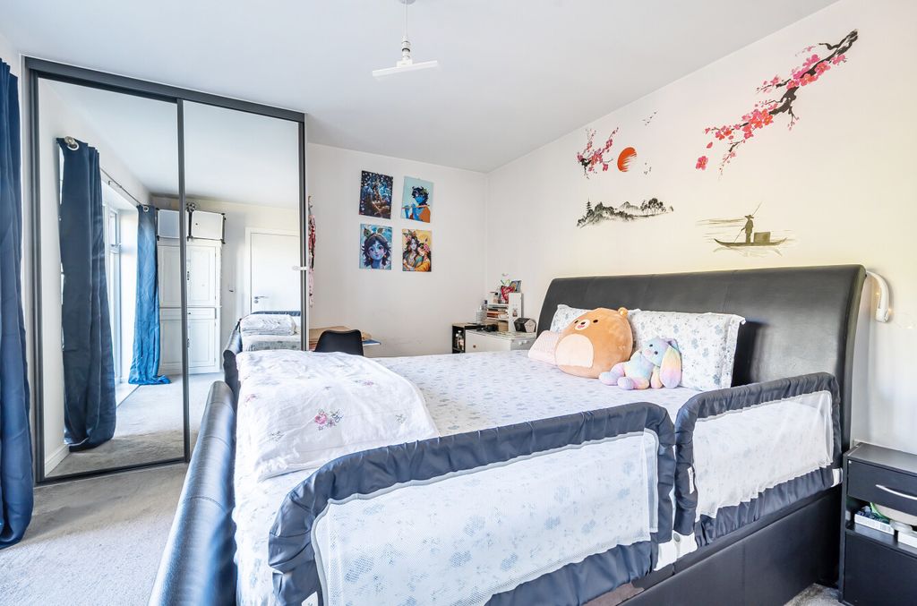 Additional image 12 of 2 bed flat for saleBroad Lane, Bracknell RG12