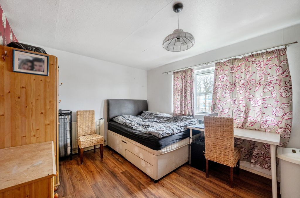 Additional image 10 of 3 bed terraced house for saleSouth Lynn Crescent, Bracknell, Berkshire RG12