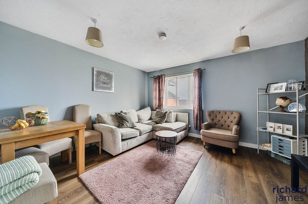 Additional image 3 of 2 bed flat for saleWoodhouse Road, Walcot, Swindon SN3