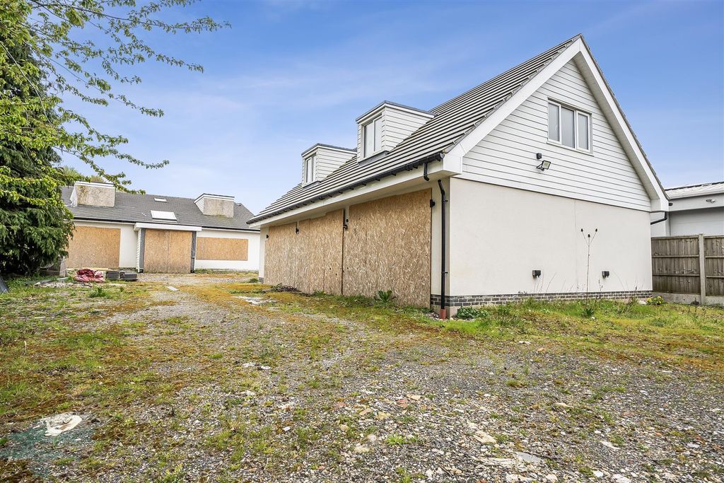 Additional image 9 of 4 bed detached bungalow for saleStockbridge Road, Lopcombe, Salisbury SP5
