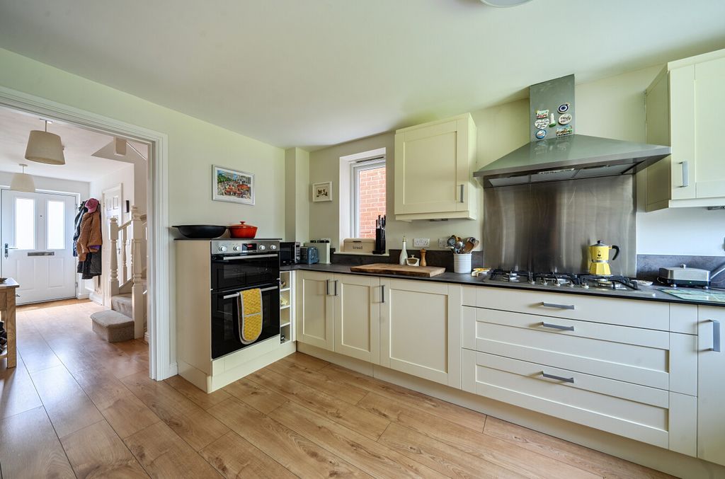Additional image 3 of 4 bed detached house for saleWainwright Mews, Wroughton, Swindon SN4