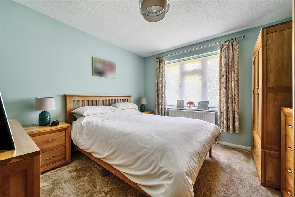 Additional image 10 of 3 bed detached bungalow for saleWiltshire Avenue, Crowthorne, Berkshire RG45