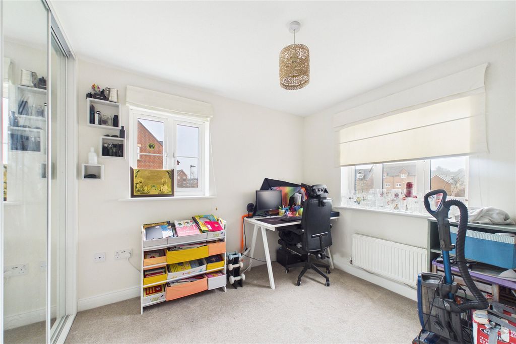 Additional image 10 of 4 bed semi-detached house for saleEagle Way, Bracknell, Berkshire RG12