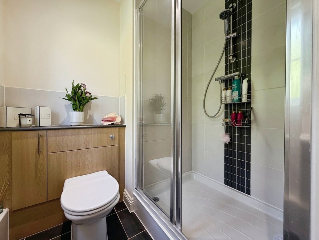 2 bed flat for saleNetherby Gardens, Bracknell, Berkshire RG12 photo 5