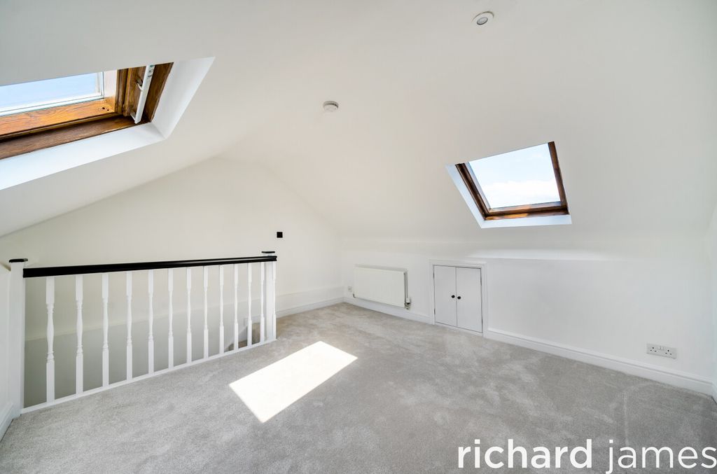 Additional image 16 of 4 bed end terrace house for saleChurch Walk South, Rodbourne Cheney, Swindon SN2