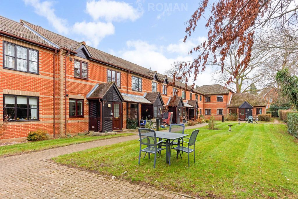 2 bed flat for saleCopenhagen Walk, Crowthorne RG45