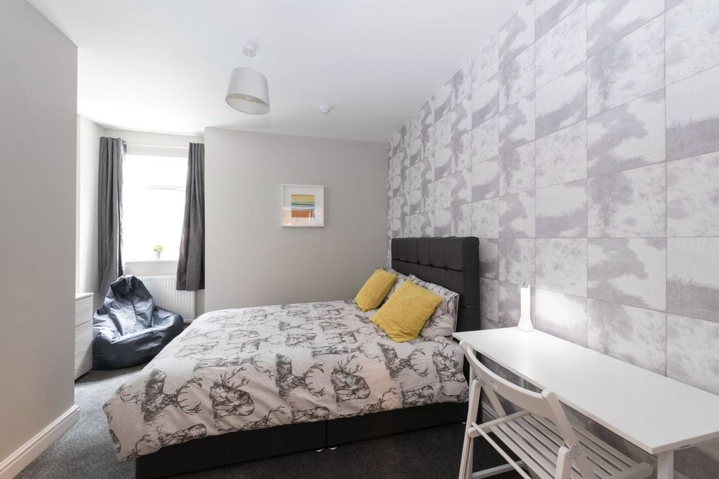 Additional image 10 of 10 bed terraced house for saleMilton Road, Swindon SN1