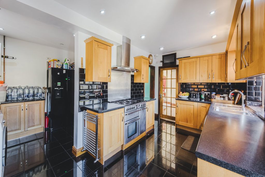 Additional image 8 of 4 bed detached house for saleOxford Road, Swindon SN3