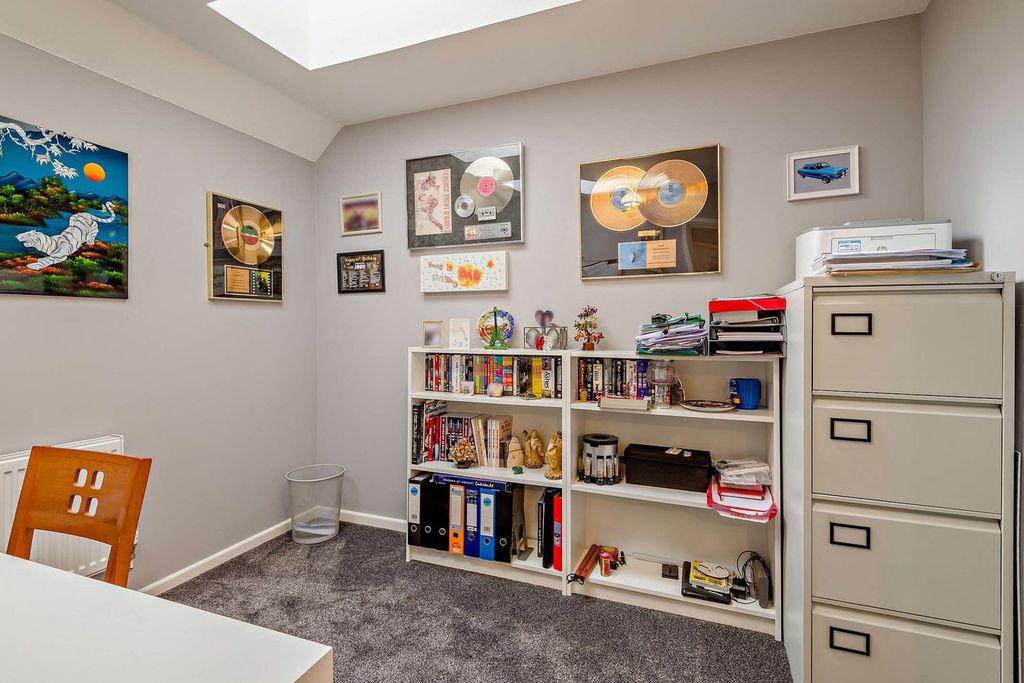 Additional image 16 of 2 bed flat for saleErmin Mews, Swindon SN3