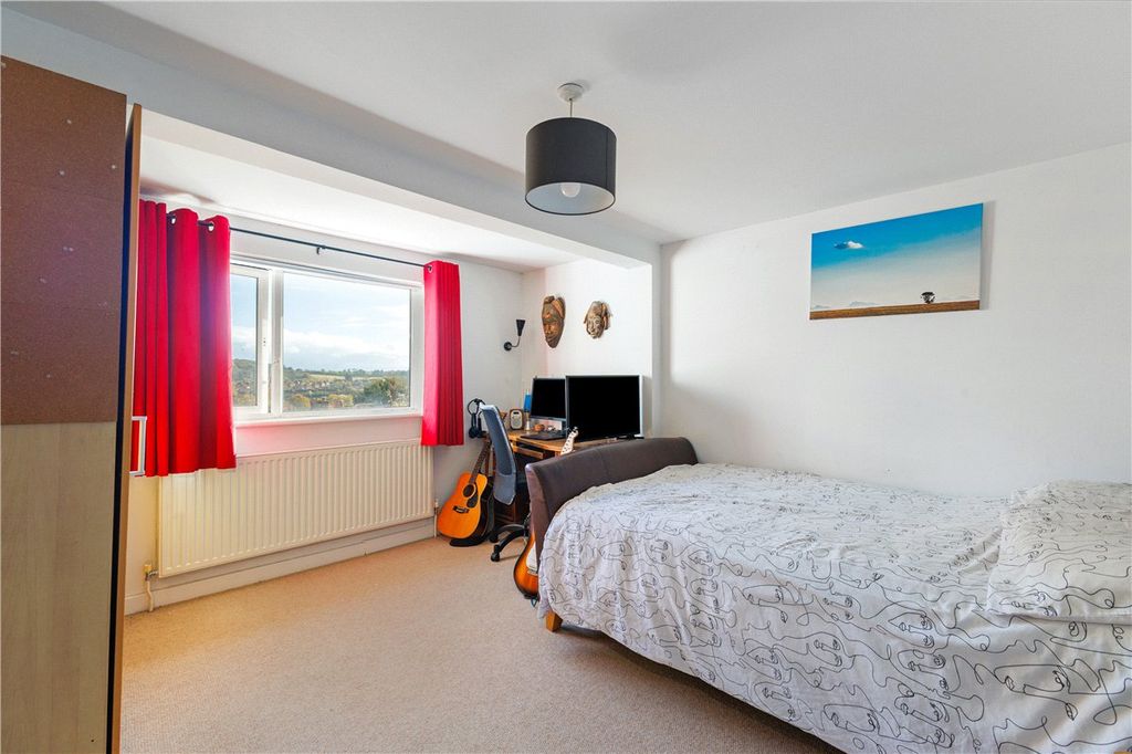 Additional image 17 of 4 bed detached house for salePipers Piece, Herd Street, Marlborough, Wiltshire SN8
