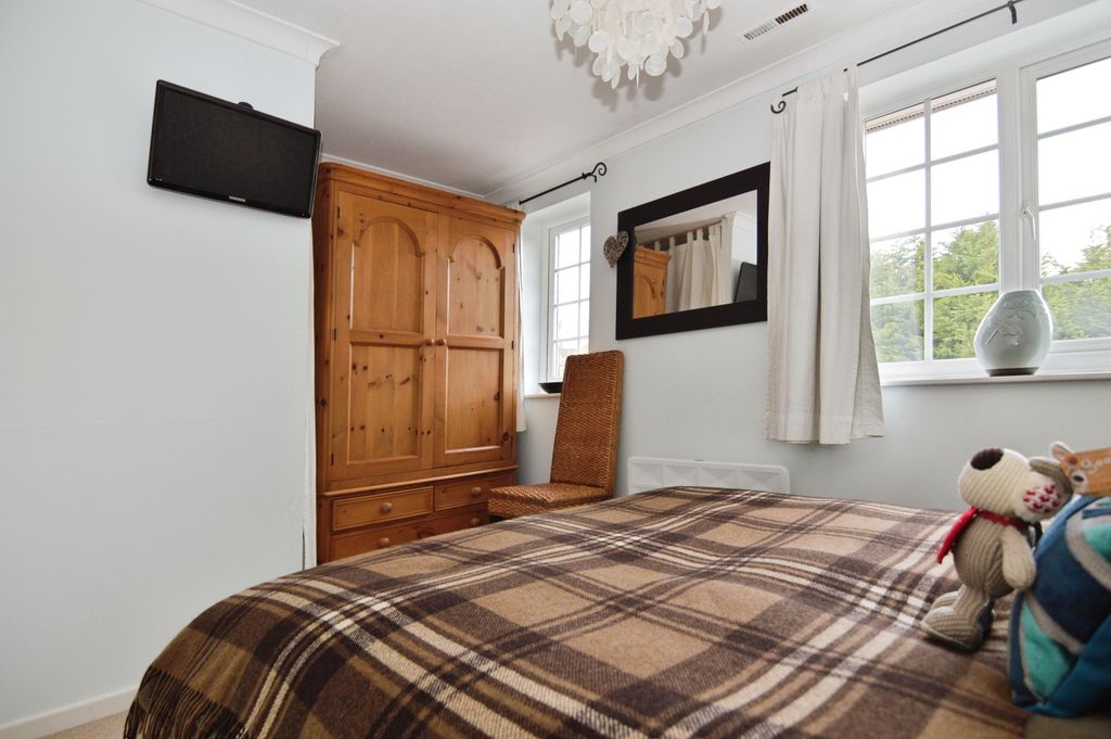 Additional image 6 of 3 bed terraced house for saleCrofton Close, Forest Park, Bracknell RG12