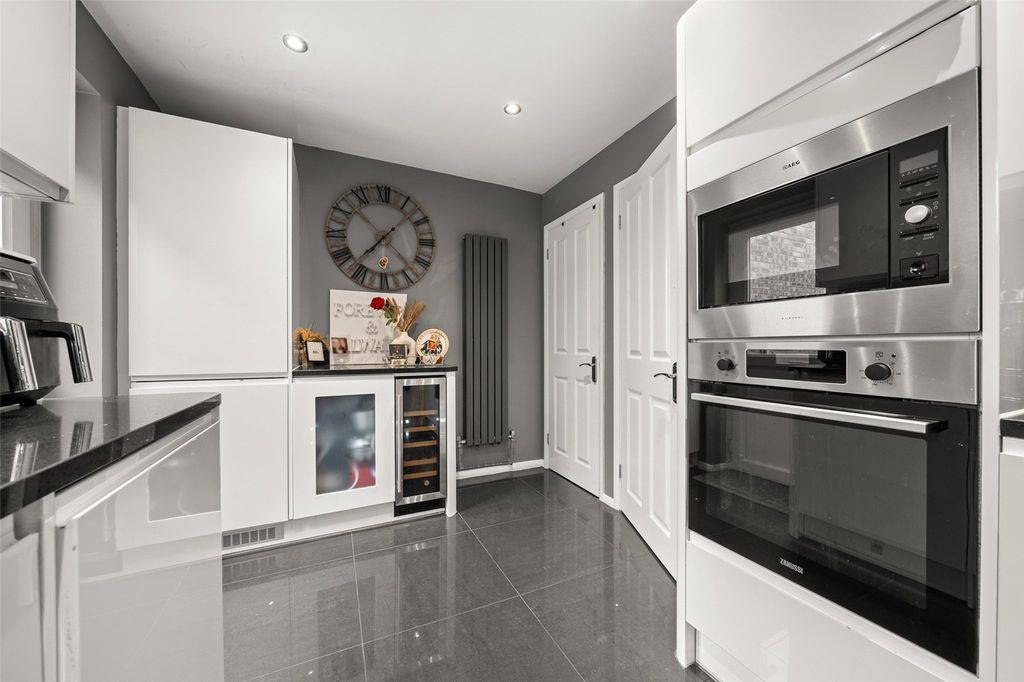 Additional image 6 of 2 bed terraced house for salePewsey Vale, Bracknell, Berkshire RG12