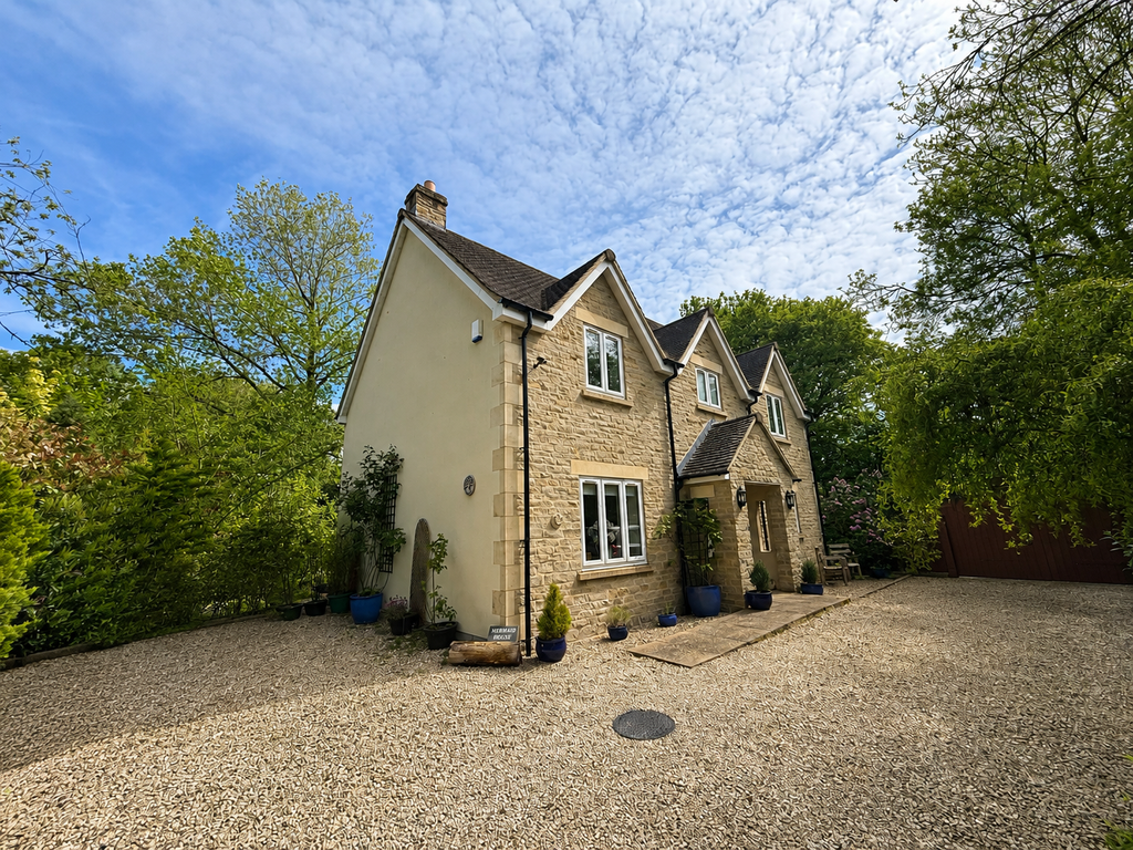 4 bed detached house for saleUpper Minety SN16