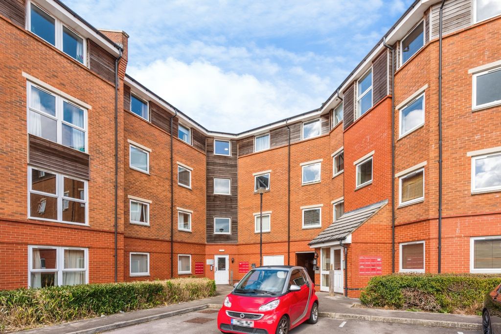 Additional image 17 of 2 bed flat for saleYersin Court, Swindon SN1