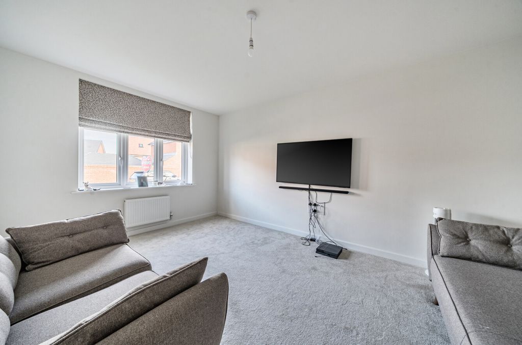 Additional image 9 of 4 bed semi-detached house for saleHeythorp Park, Binfield, Bracknell, Berkshire RG42