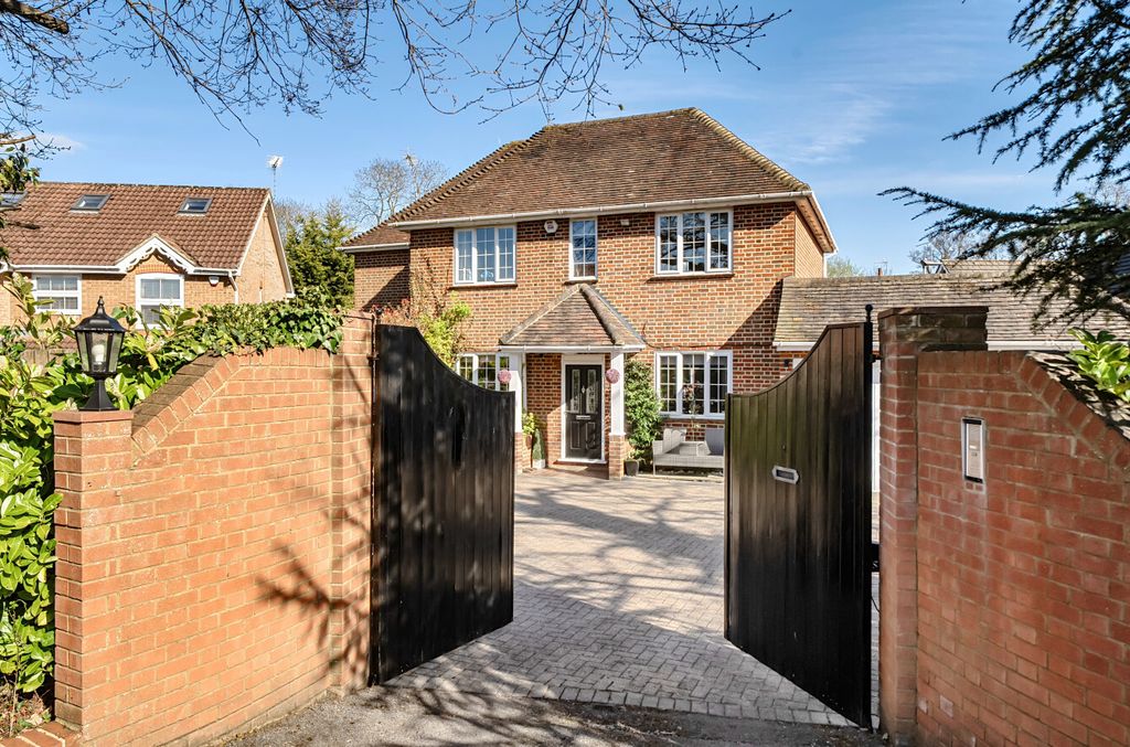 Additional image 4 of 4 bed detached house for saleJigs Lane South, Warfield, Bracknell RG42