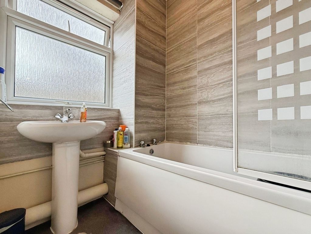 Additional image 2 of 2 bed flat for saleLydbury, Bracknell, Berkshire RG12