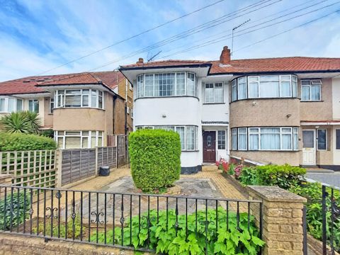 Lucas Aveue, Harrow HA2