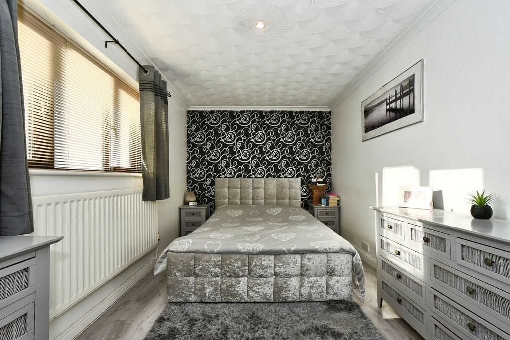 Additional image 6 of 4 bed detached house for saleBoundary Close, Swindon SN2
