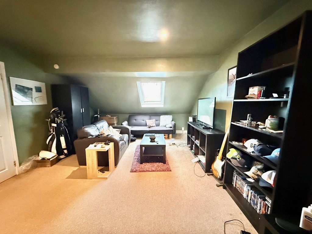 Additional image 2 of 1 bed flat for saleNorthcott, Bracknell RG12