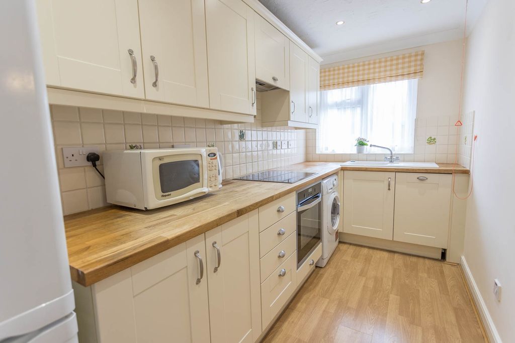 Additional image 4 of 1 bed property for saleSt Christophers Gardens, Ascot, Berkshire SL5