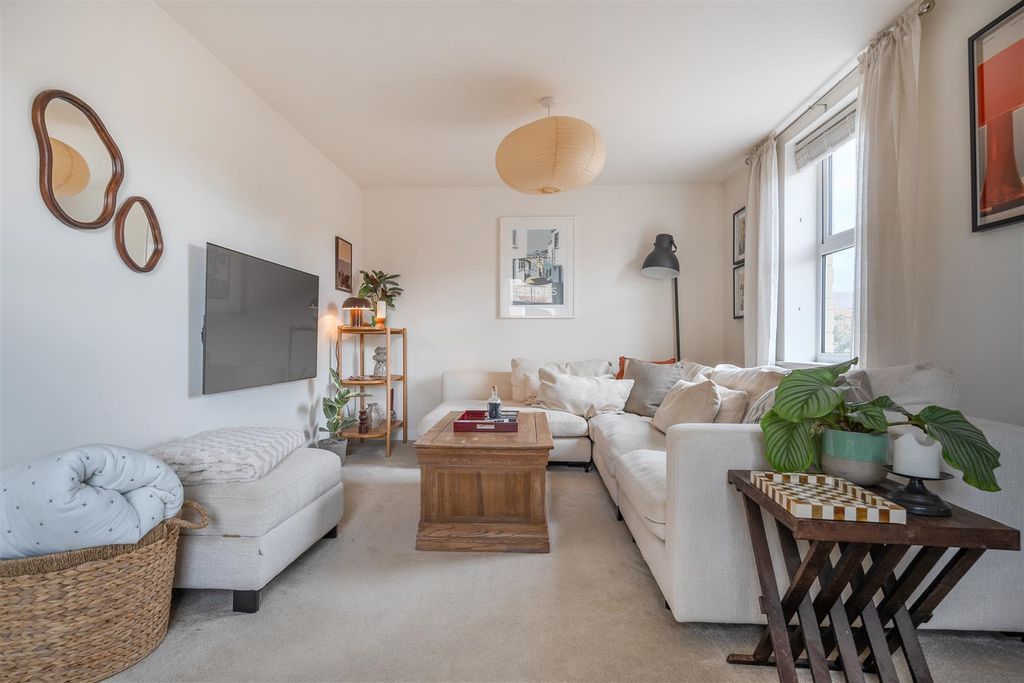 Additional image 6 of 3 bed detached house for saleChervil Avenue, Melksham SN12