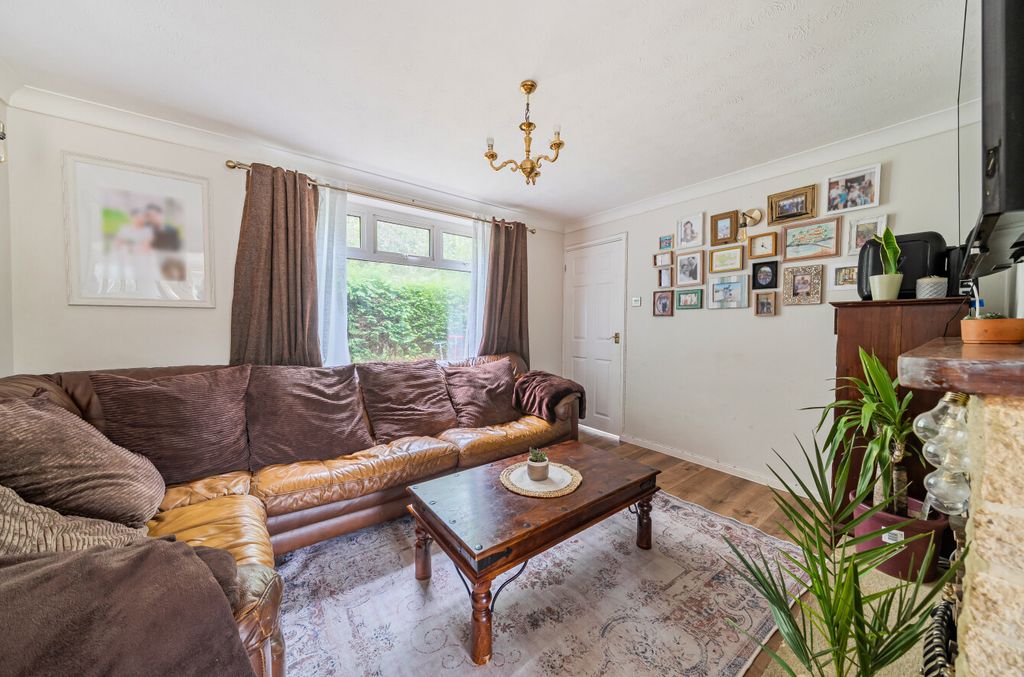 3 bed terraced house for saleLichfields, Bracknell, Berkshire RG12 photo 2
