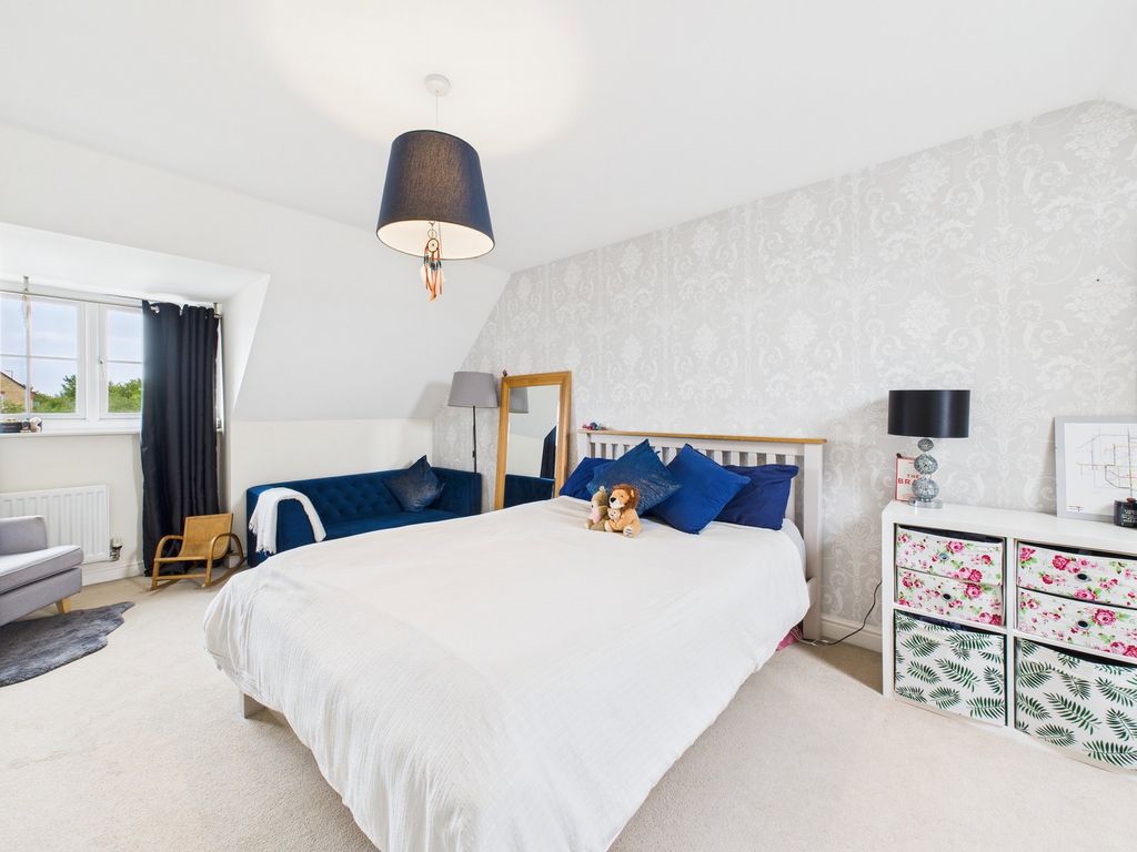 Additional image 14 of 4 bed semi-detached house for saleHastings Drive, Calne, Wiltshire SN11