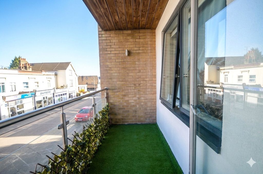 Additional image 9 of 2 bed flat for saleBurlington Mansions, Sullivan Road, Camberley GU15