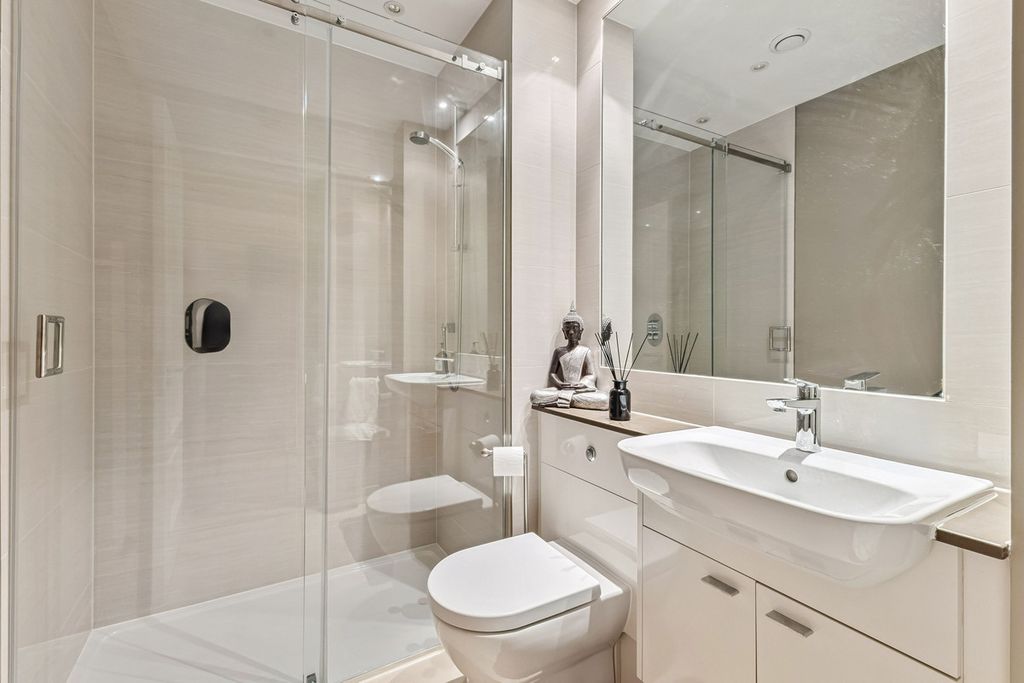 Additional image 12 of 2 bed flat for saleWindsor Road, Ascot SL5