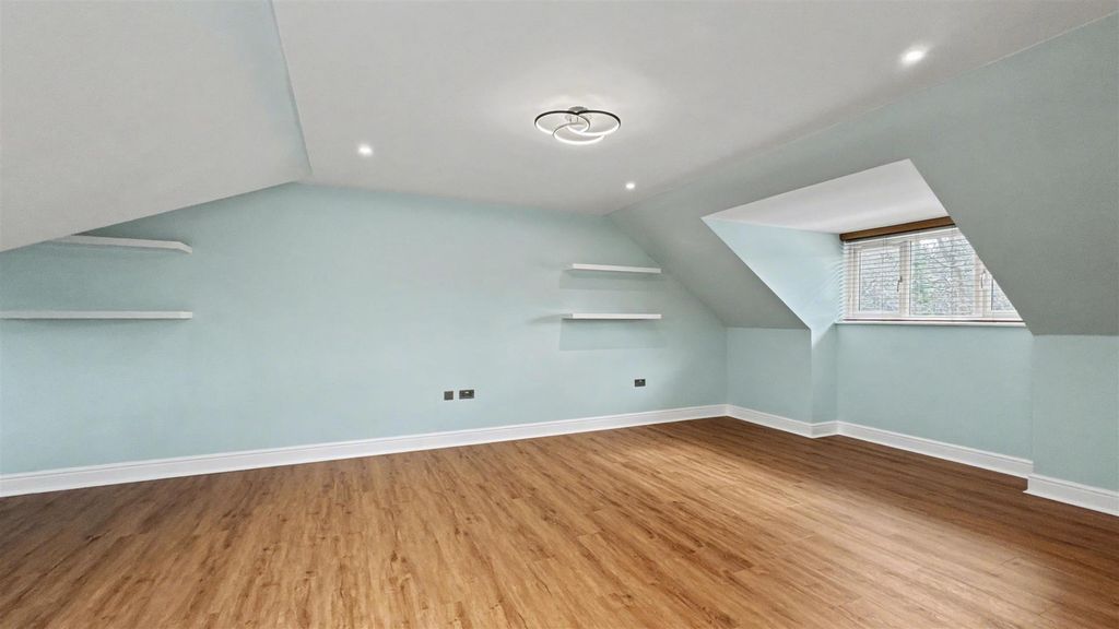 Additional image 11 of 2 bed flat for saleLondon Road, Ascot SL5