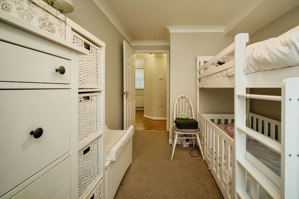 Additional image 6 of 2 bed flat for saleSycamore Rise, Bracknell RG12