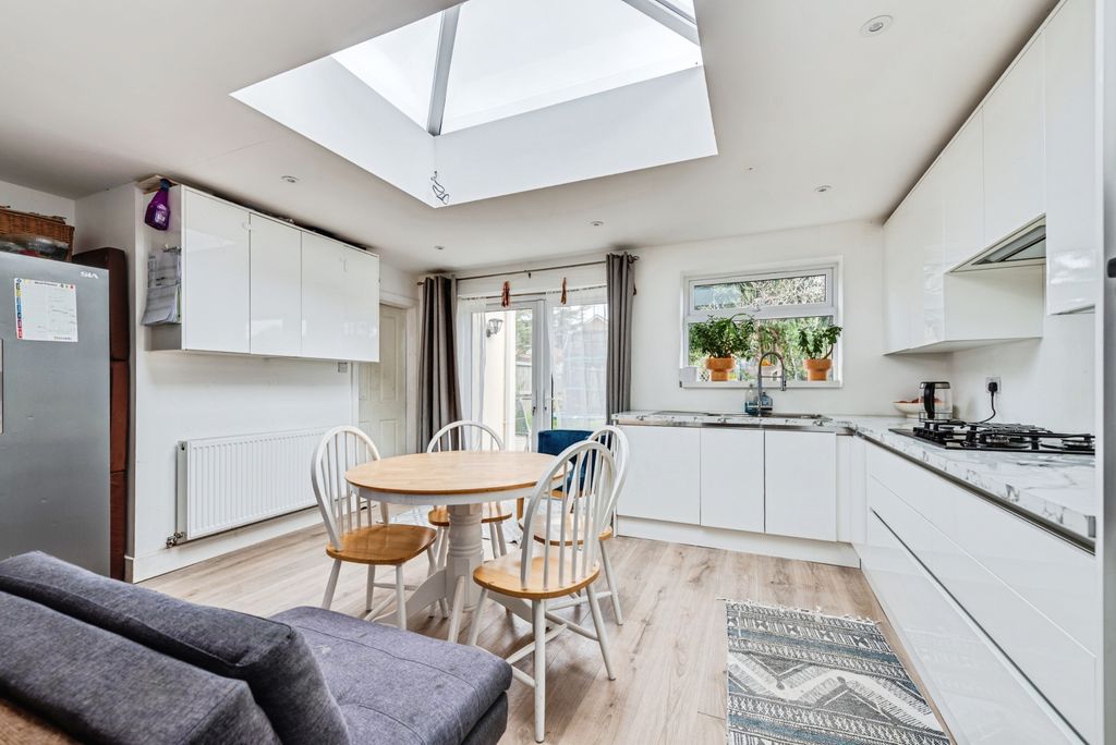 Additional image 3 of 3 bed semi-detached house for saleCopse Avenue, Swindon SN1