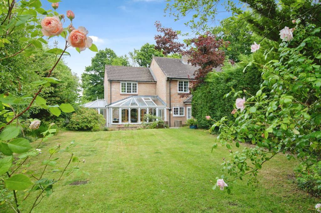 6 bed detached house for saleLyndhurst Road, Landford, Salisbury, Wiltshire SP5