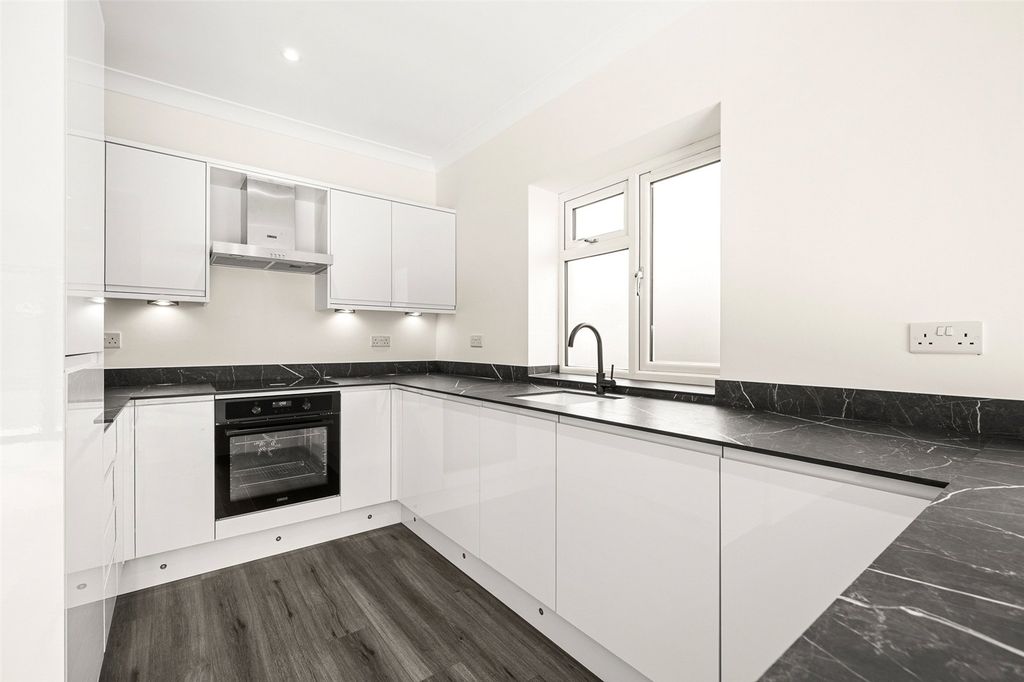 Additional image 4 of 3 bed bungalow for saleNapier Road, Crowthorne, Berkshire RG45