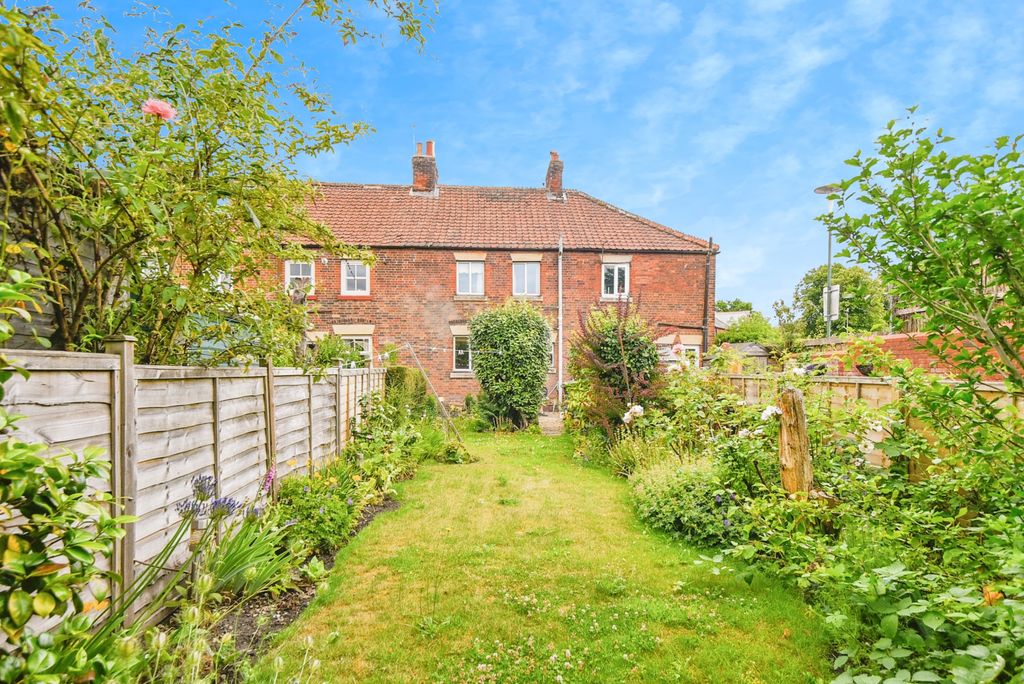 Additional image 2 of 2 bed terraced house for saleEstcourt Crescent, Devizes SN10