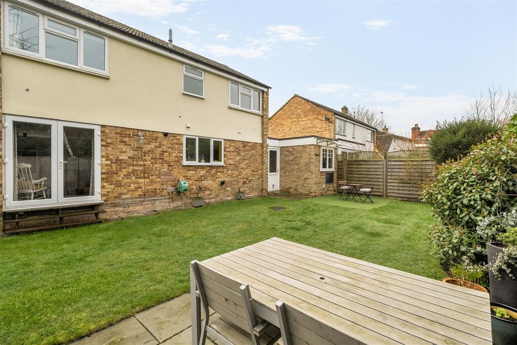 Additional image 22 of 4 bed link detached house for saleLyneham Road Crowthorne, Berkshire RG45