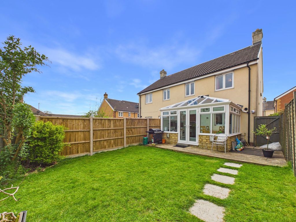 3 bed semi-detached house for saleSt. Josephs Way, Lyneham, Chippenham, Wiltshire SN15